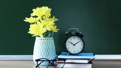 Почему одни казахстанские учителя получают премии к праздникам, а другие нет – ответ Минпросвещения