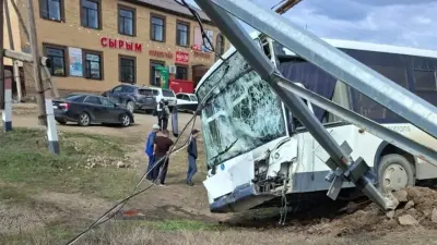Школьный и маршрутный автобусы столкнулись в ЗКО: есть пострадавшие