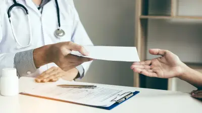 Чиновник в Кызылординской области пытался скрыть административный арест, купив больничный