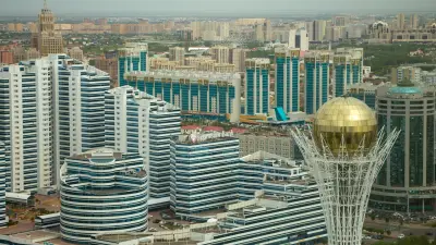 Проезд к нескольким остановкам временно перекрыли в Астане