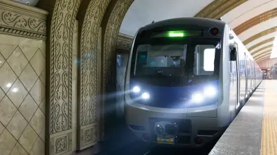 Столпотворения на станциях метро объяснили в Алматы