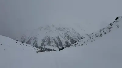 Высота снежного покрова вдвое превышает норму: отложить походы в горы призвали казахстанцев