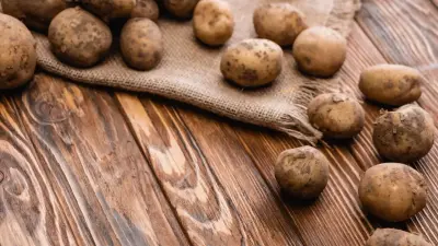 Зачем Казахстан сначала экспортирует картофель, а потом завозит его из других стран, объяснили в Минсельхозе