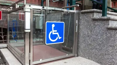 Ситуацию с платными и неработающими подъёмниками для инвалидов прокомментировали в акимате Алматы