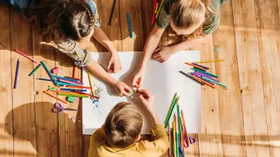 Долги на миллионы: более 3000 казахстанцев, купивших абонементы в детские кружки, остались без услуг и денег