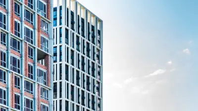 "Кратно повышает риски аварий и ЧС". Усилить ответственность за самозахват подвалов призвал сенатор