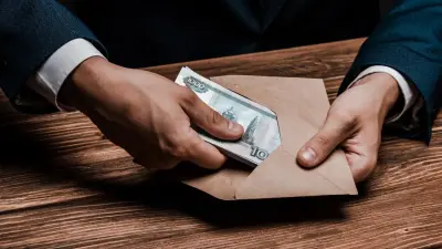 Председателю городского суда Уральска вынесли приговор по делу о получении взятки