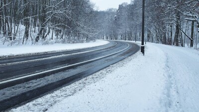 В двух регионах Казахстана до утра ограничили движение из-за непогоды