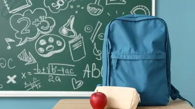 "Собирают по 200 тысяч на выпускной". Директора школы в Алматы наказали после жалобы родителей