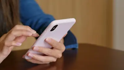 "Не кладите трубку!" МВД Казахстана назвало топ-10 фраз телефонных мошенников