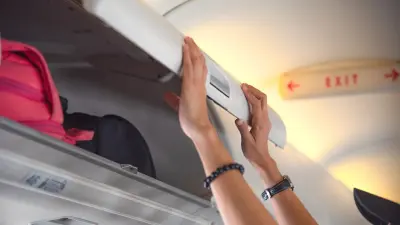 Турецкие авиакомпании будут штрафовать пассажиров, встающих с мест сразу после приземления самолёта