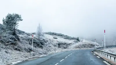 Движение ограничили на дорогах в пяти регионах Казахстана из-за непогоды 
