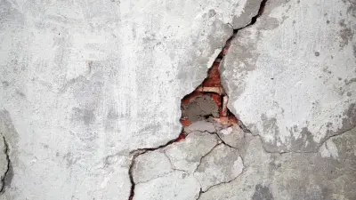 Жители от страха выбегали на улицу: землетрясение магнитудой 5,5 произошло в Турции