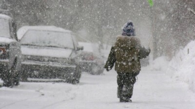 Почему в Семее школьников второй смены не перевели на дистанционку, несмотря на метель