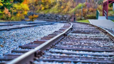 Поезд сбил двухлетнего ребёнка в Карагандинской области: мальчик скончался