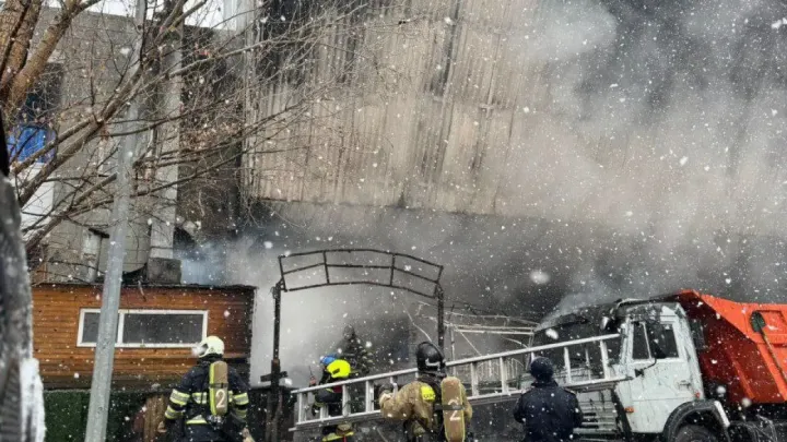 Здание бывшего кинотеатра Cinema City горело в Астане