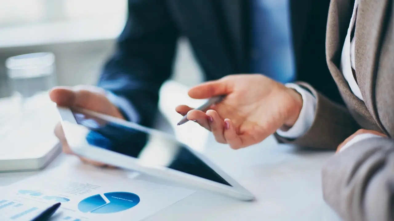 Срок выбора истёк: сколько предпринимателей в Казахстане работают по упрощёнке и как самозанятые