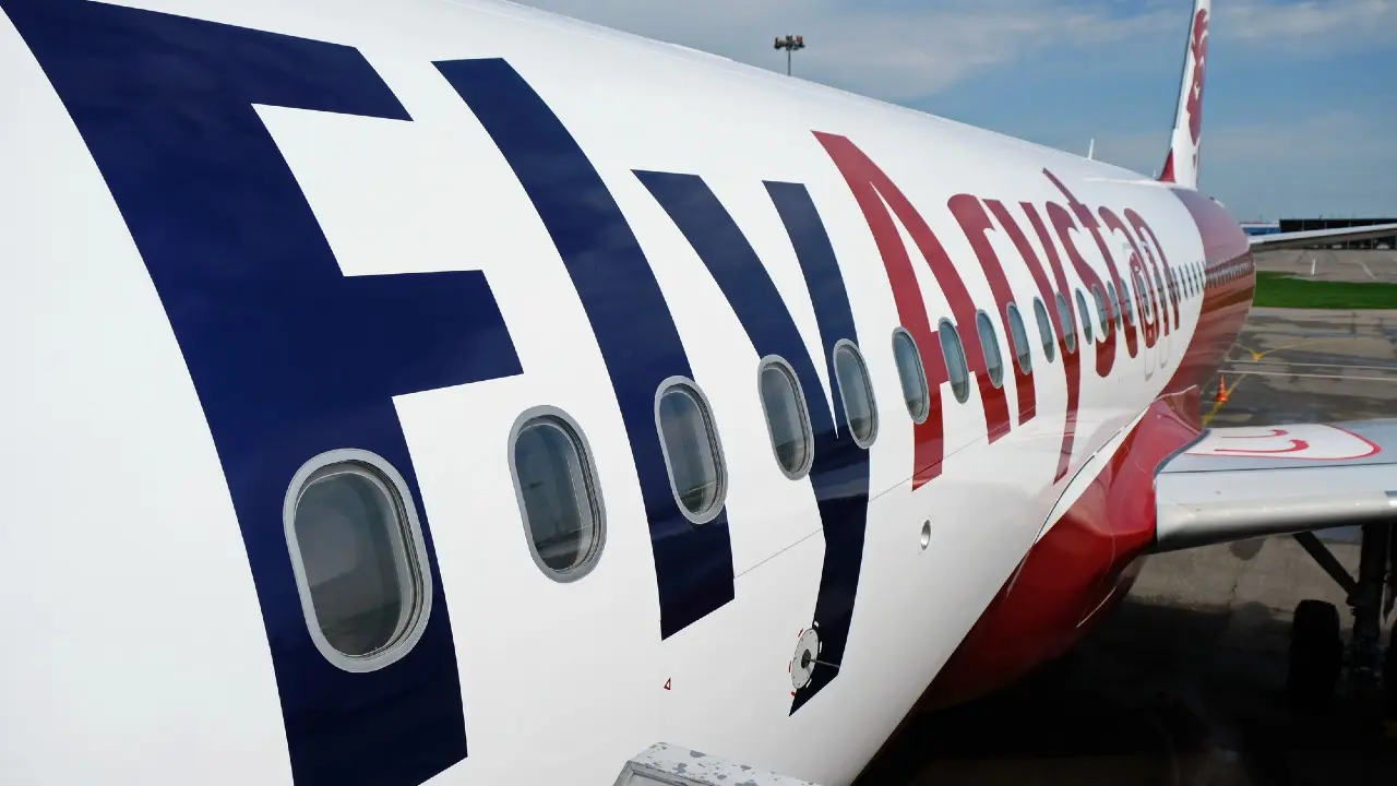 Самолёт выкатился за пределы полосы после посадки в аэропорту Атырау