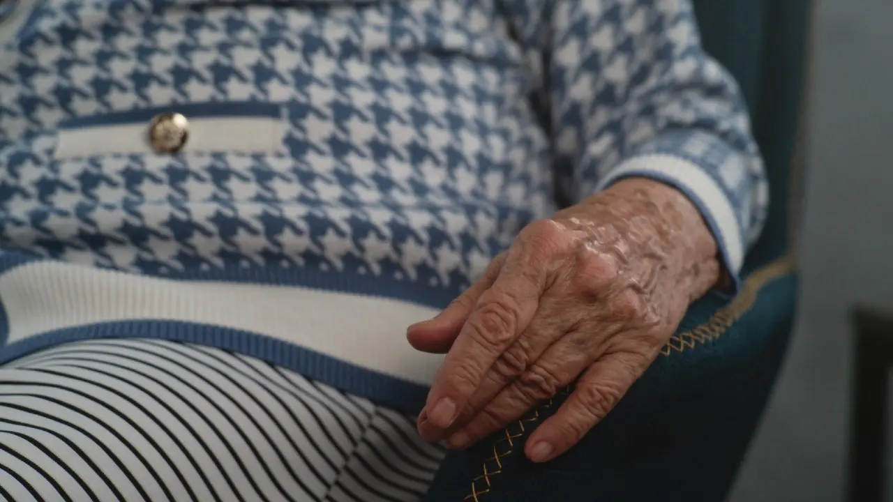 Оформлял кредиты на пенсионеров: экс-менеджера банка задержали в Карагандинской области