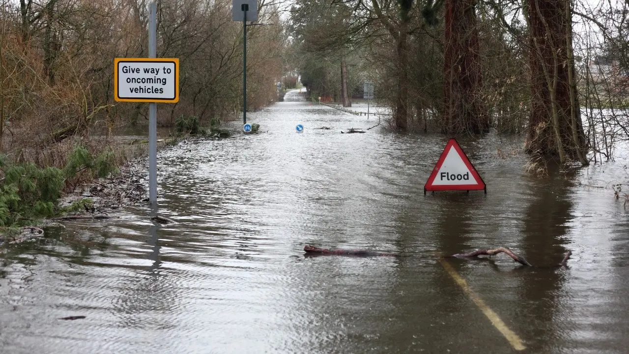 Дачи затопило нечистотами в Костанае
