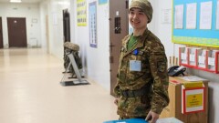 Срочник получил 10 дней отпуска за правильные ответы министру обороны Казахстана