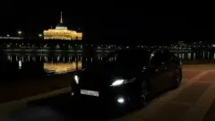 "Не знал о запрете". Водителя, проехавшего по тротуару в парке, арестовали в Астане
