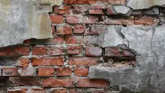 "Обрушение можно было предотвратить". Какие нарушения строительства выявила экспертиза фасада дома в Астане