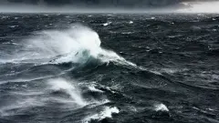 Два тайфуна надвигаются на Японию: жителей эвакуируют
