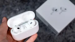 Поддельные зарядки и наушники Apple на 2 млн тенге изъяли в Алматы