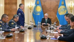 "Жизнь и здоровье военнослужащих – приоритет". Токаев поставил задачи перед Минобороны