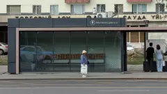 "На улице +30, в остановках – сауна". Почему в крытых павильонах Астаны не всегда работают кондиционеры