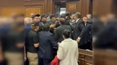 Депутаты парламента подрались во время заседания в Армении