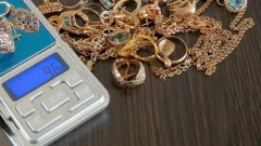 Недвижимость в ОАЭ и элитные авто: АФМ завершило расследование дела против владельца сети ломбардов