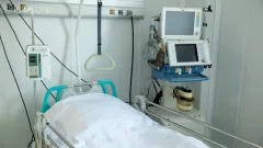 Жительница Павлодара выбросила из окна двоих детей: младшему ребёнку удалили почку
