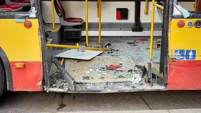 Четверо детей погибли при взрыве школьного автобуса в Пакистане