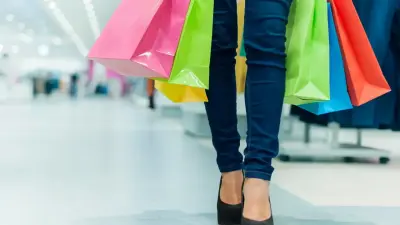 Жители какого города Казахстана больше всего тратят деньги на одежду и косметику