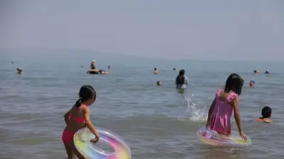 Обязаны ли казахстанцы платить за вход на пляжи, ответили в Минводы