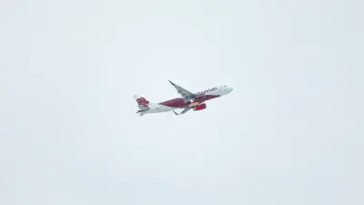 Самолёт FlyArystan загорелся в аэропорту Алматы, есть пострадавший