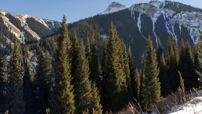 20-летний парень пропал в горах Алматы, его ищут вторые сутки