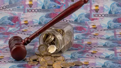 В каком случае могут заморозить счёт, на который поступает пенсия, и как снять арест