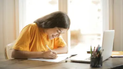 Лишь один вуз в Казахстане имеет лицензию на онлайн-обучение. Чем оно отличается от дистанционного?