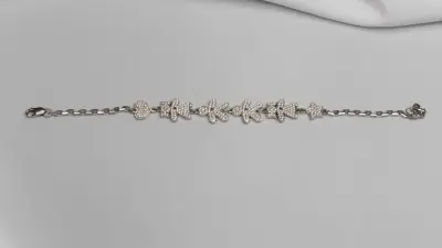 Украшения с 468 бриллиантами: конфискованные драгоценности продали на торгах в Казахстане