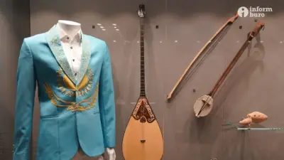 Домбра из детства и костюмы: выставку личных вещей Димаша Кудайбергена открыли в Алматы – фоторепортаж Informburo.kz