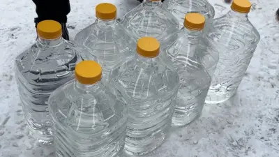 Акцию против незаконной продажи алкоголя провели молодые люди на рынке Караганды