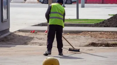 Повысить зарплату представителям рабочих профессий предложили в Казахстане