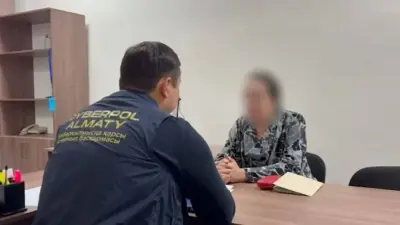 20 млн тенге и 30 тысяч долларов вернули пенсионерке, ставшей жертвой мошенников в Алматы