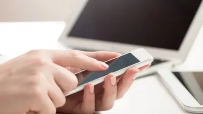 За звонок в call-центр по вопросам верификации смартфона снимают деньги. Как получить помощь бесплатно?