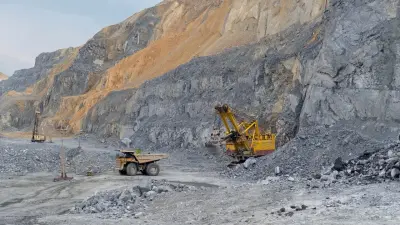 Незаконную добычу полезных ископаемых выявили в Туркестанской области: сельского акима уволили