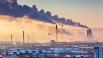 "Люди не должны расплачиваться здоровьем". Решить проблему с выбросами в Усть-Каменогорске призвал депутат