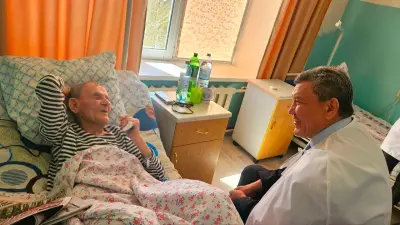 Ветерана ВОВ сбили с ног в Петропавловске: расследование прекратили